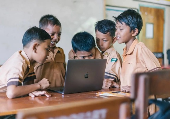 Peran Media Pembelajaran dalam Meningkatkan Motivasi dan Hasil Belajar Siswa Sekolah Dasar
