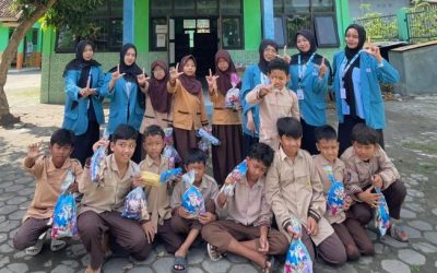 Tumbuhkan Budaya Baca Sejak Dini, Mahasiswa PGSD UAA Gelar Program JULIA (Jumat Literasi Ceria) di SD Negeri Kalipucang